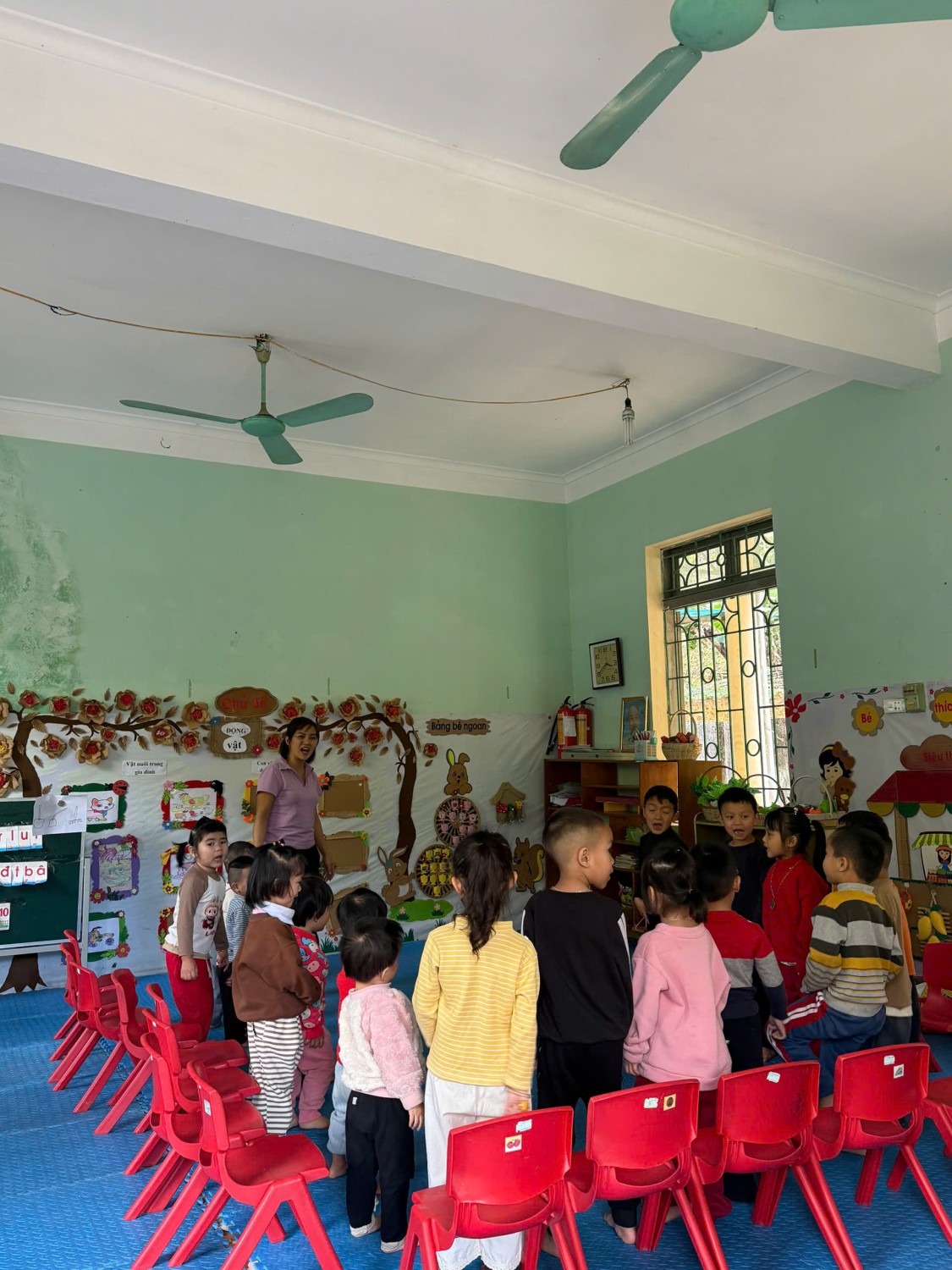 giờ sinh hoạt chiều của các cháu lớp MG ghép bản Lập