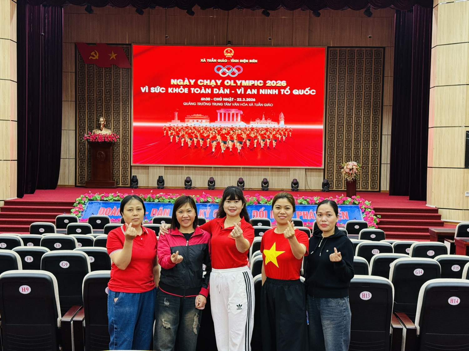 THAM GIA NGÀY CHẠY OLYMPIC VÌ SỨC KHỎE TOÀN DÂN
